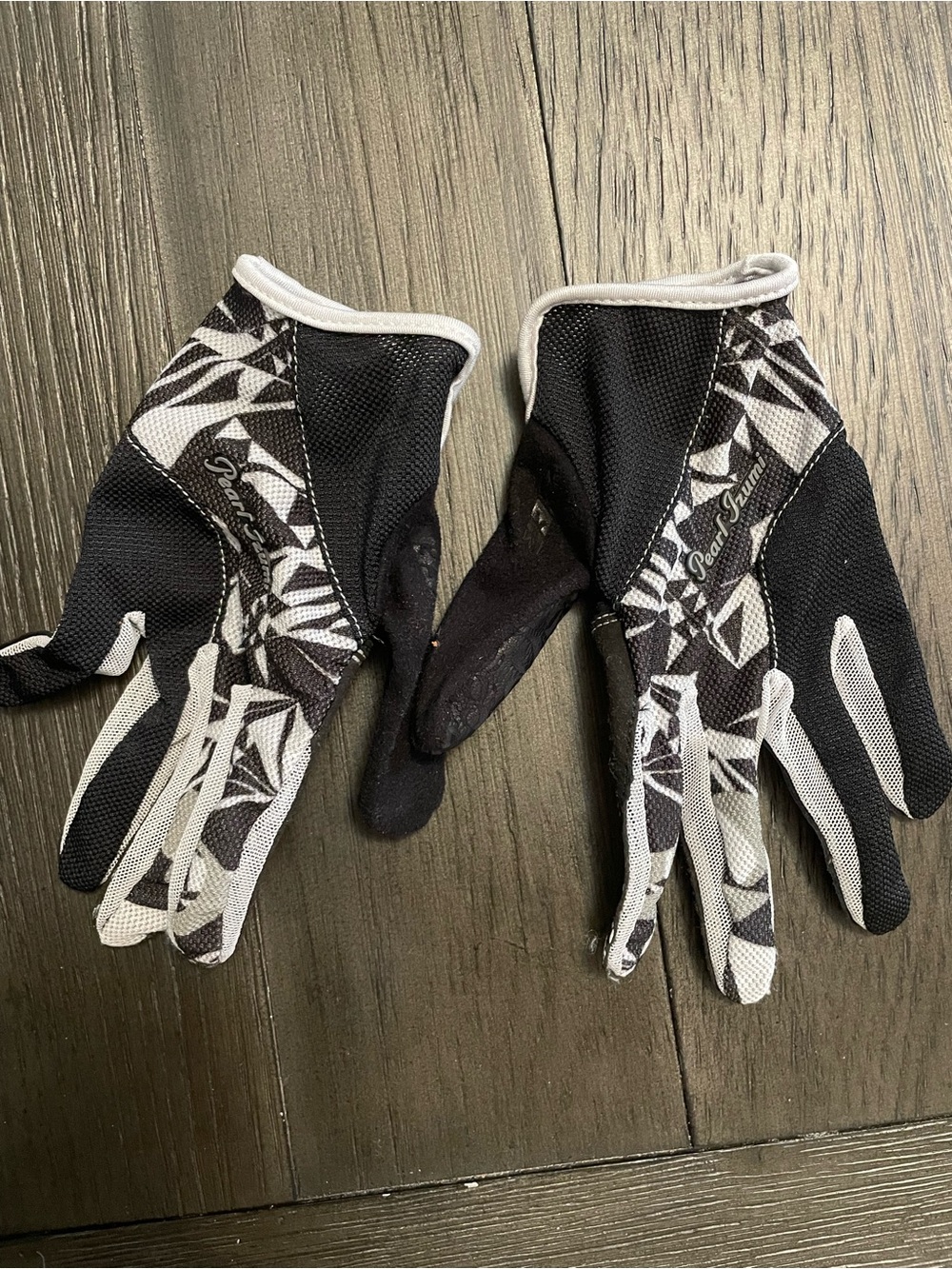 Pearl Izumi Black and White Cycling Gloves